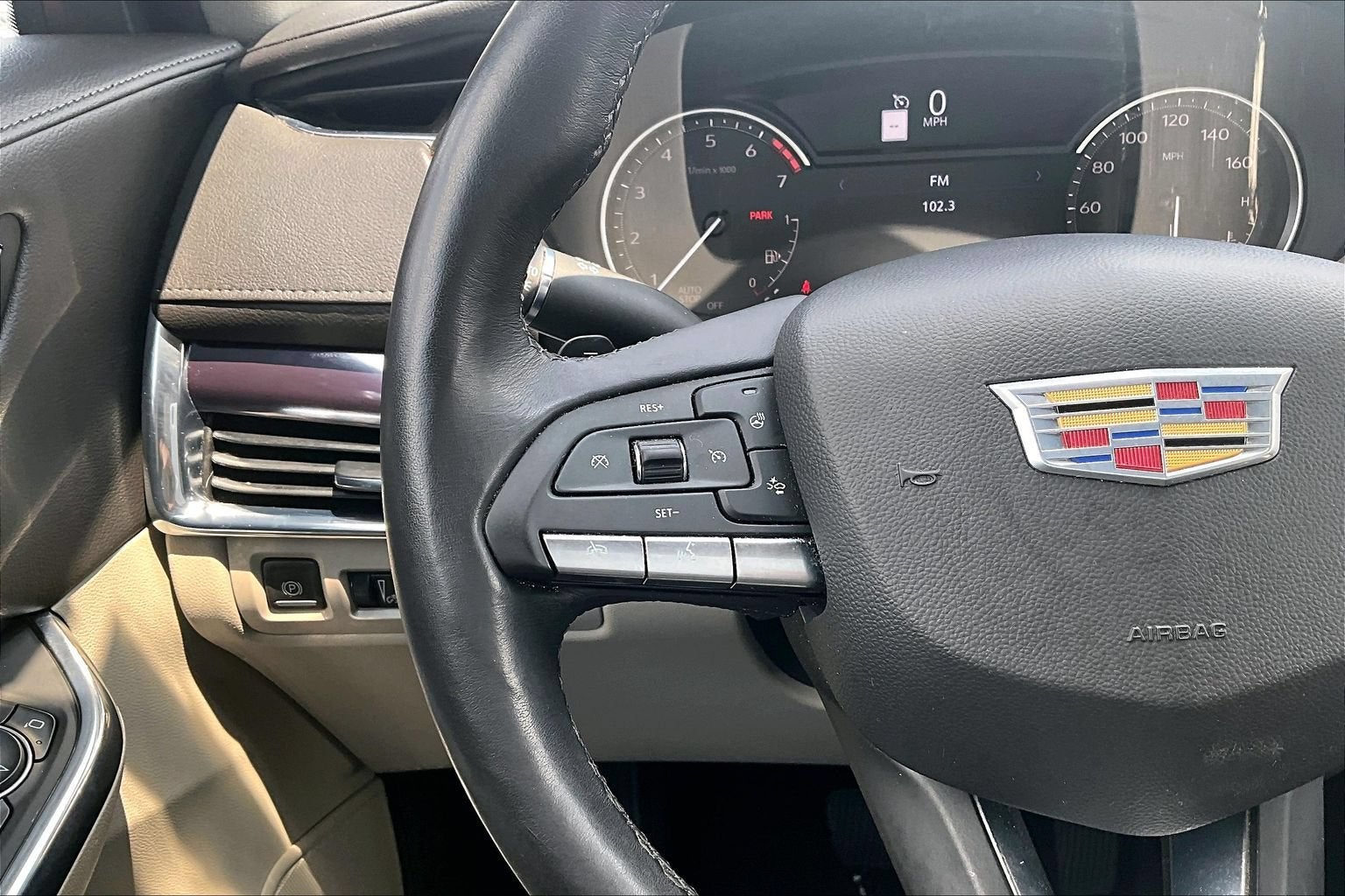 2023 Cadillac XT4 FWD Luxury