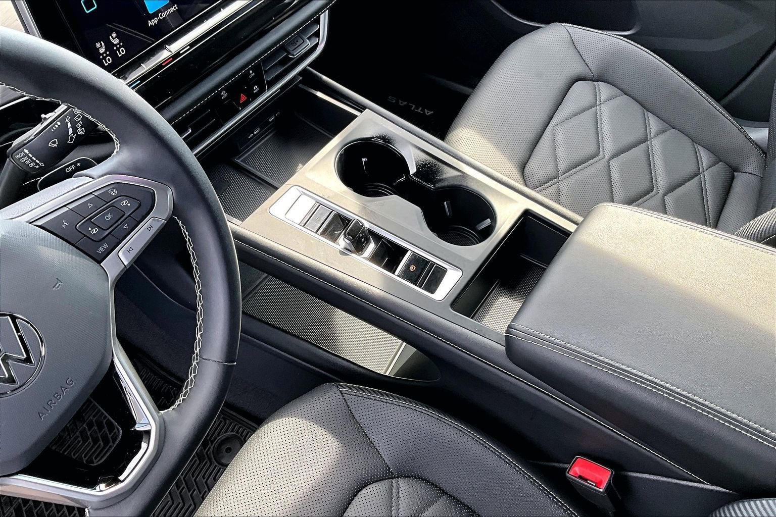 2024 Volkswagen Atlas Cross Sport 2.0T SE