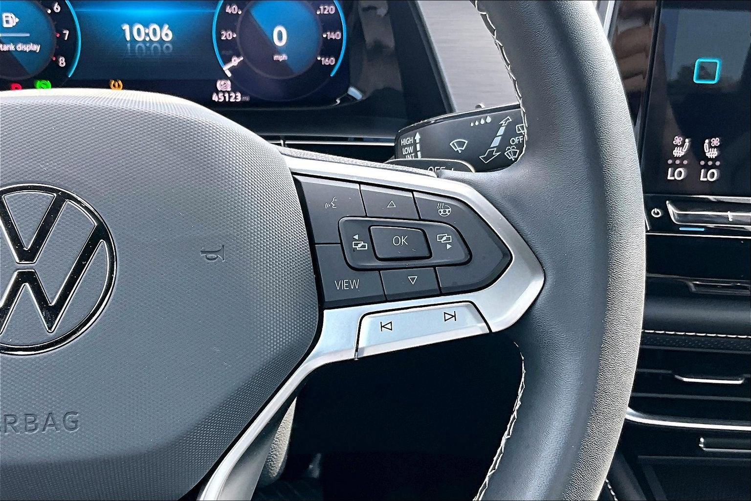 2024 Volkswagen Atlas Cross Sport 2.0T SE