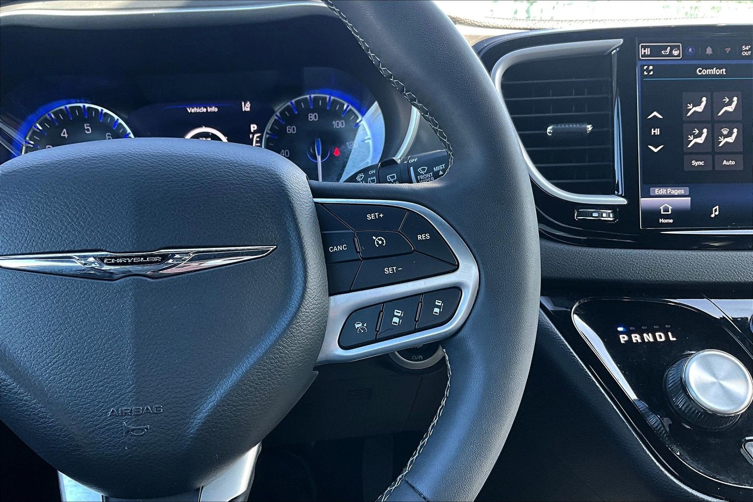 2025 Chrysler Pacifica Select