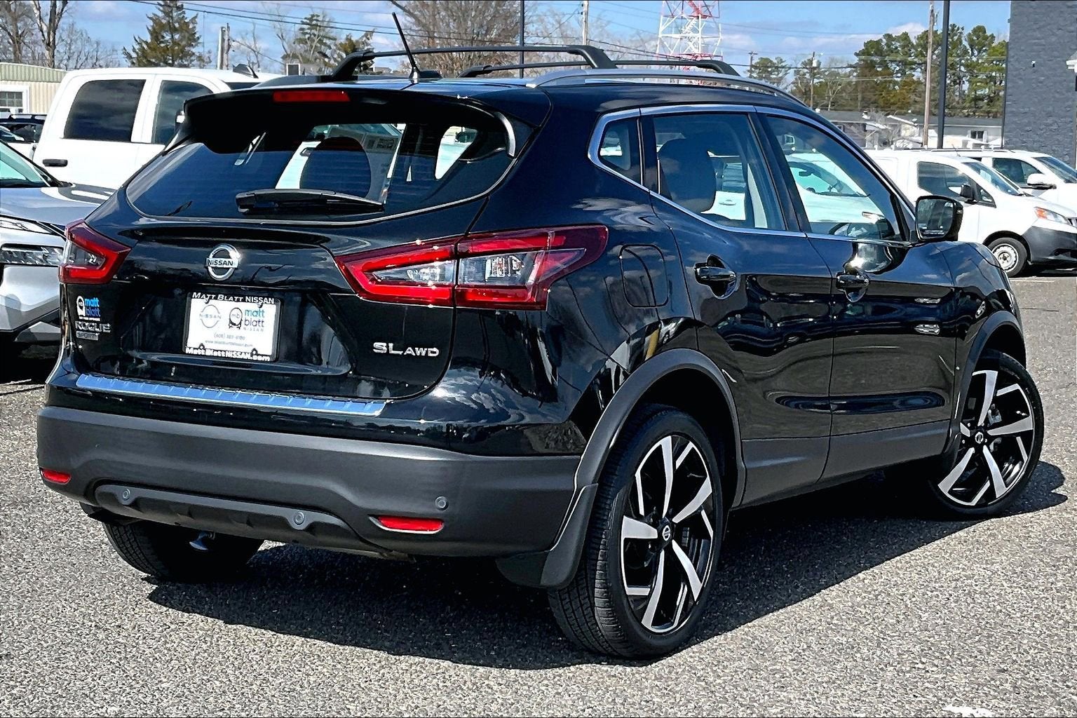 2022 Nissan Rogue Sport SL