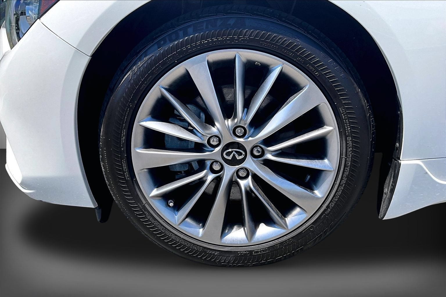 2023 INFINITI Q50 LUXE