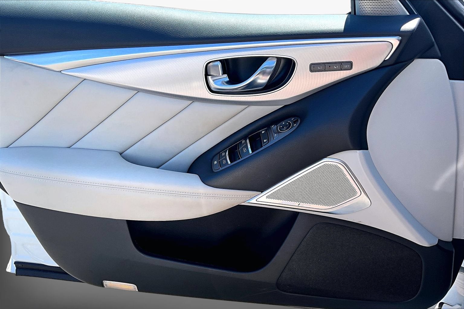 2023 INFINITI Q50 LUXE