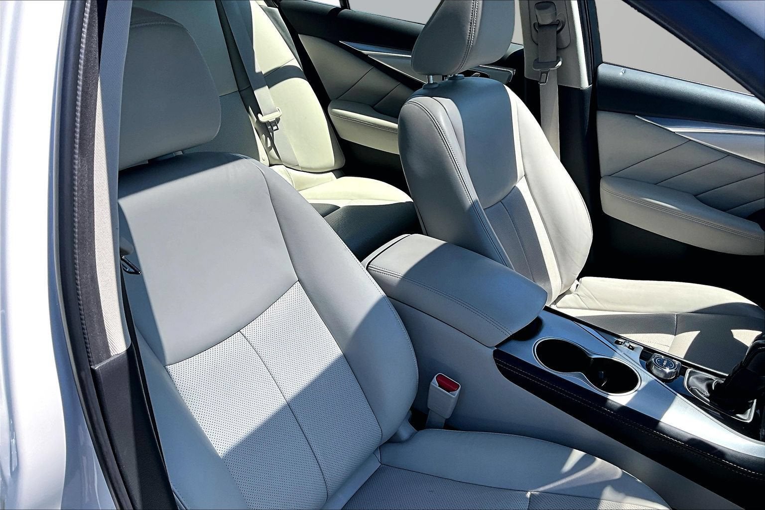 2023 INFINITI Q50 LUXE