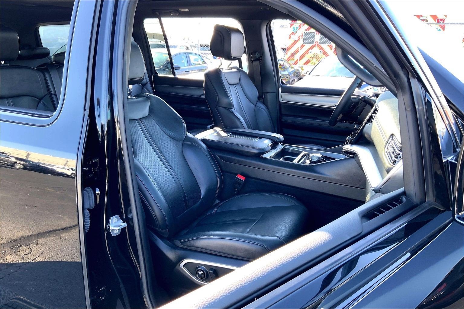 2023 Jeep Wagoneer Series II Carbide