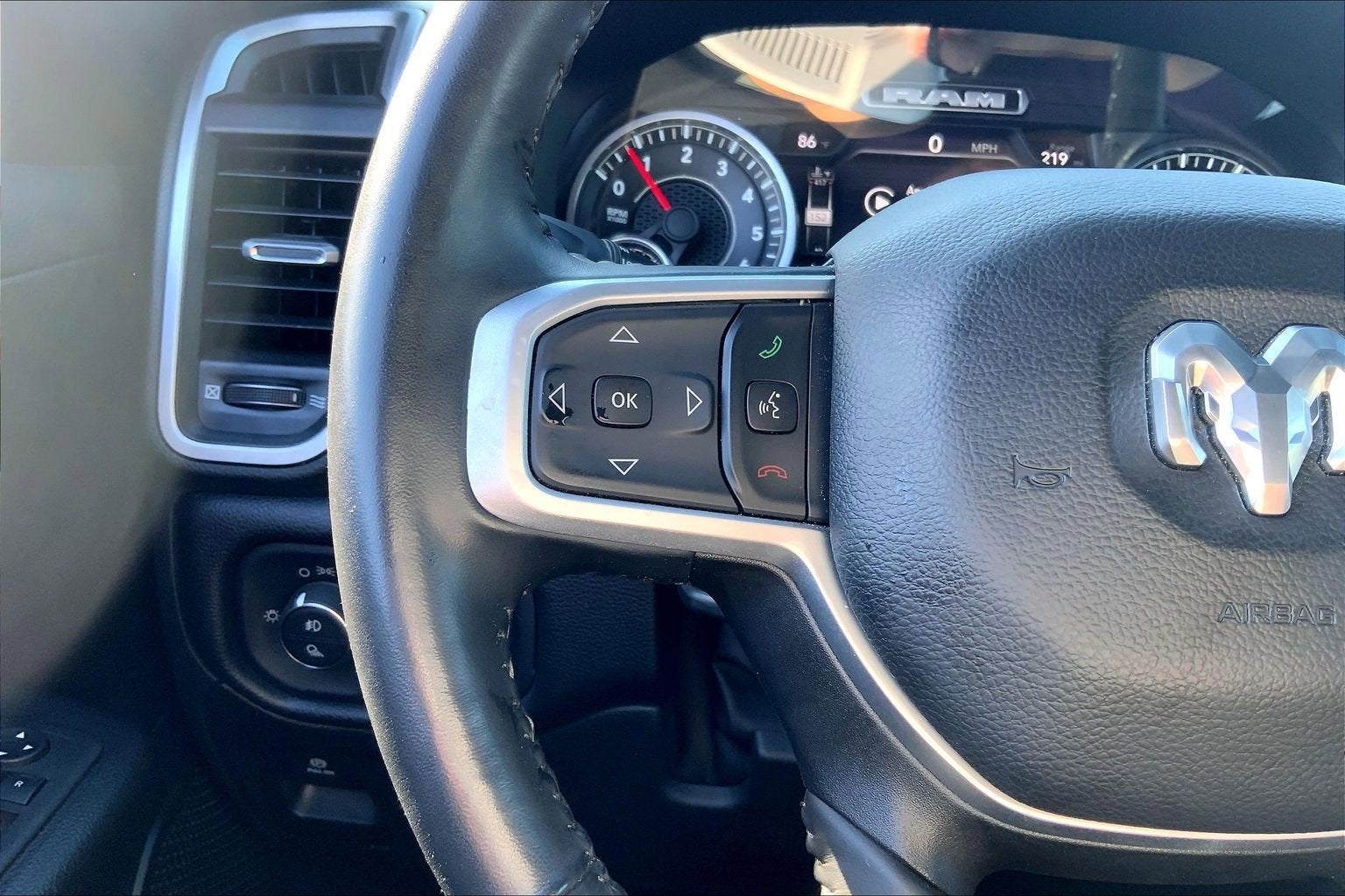 2022 RAM 1500 Big Horn Crew Cab 4x4 5'7' Box