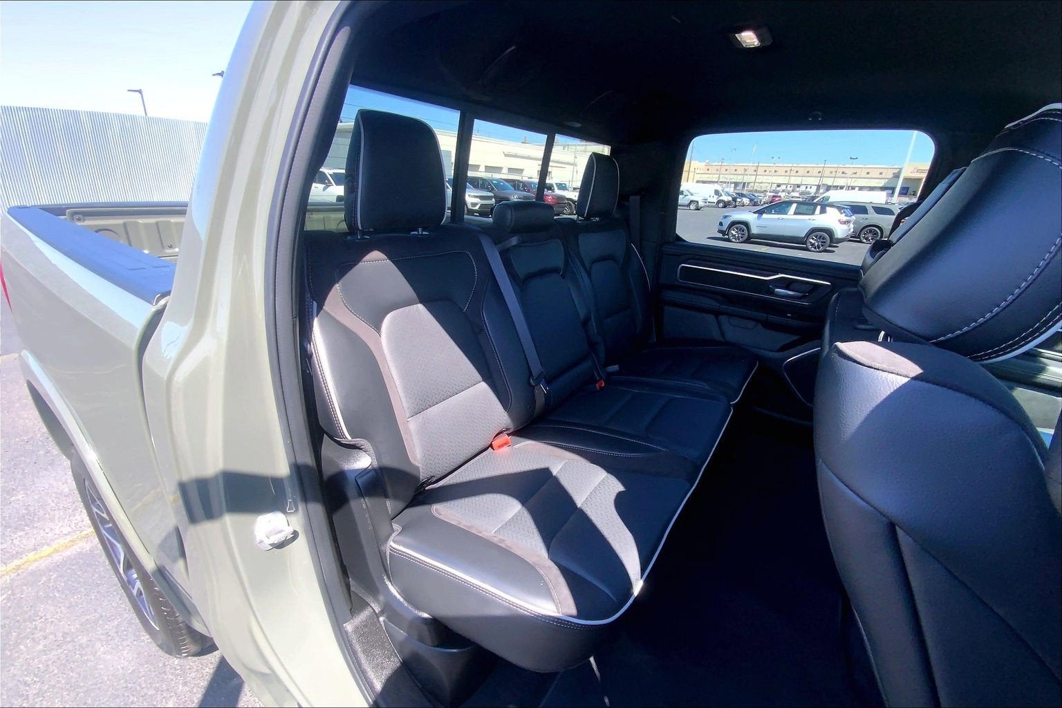 2026 RAM 1500 Laramie Crew Cab 4x4 5'7' Box