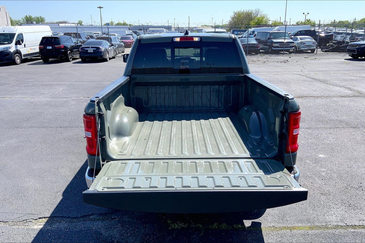 2026 RAM 1500 Laramie Crew Cab 4x4 5'7' Box