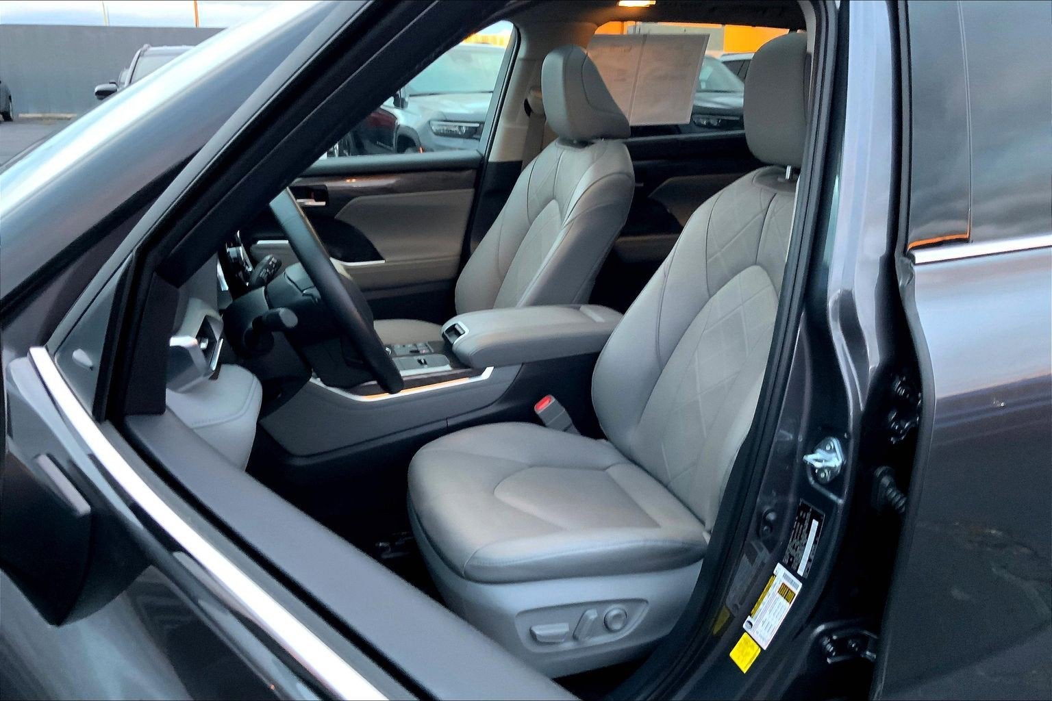 2024 Toyota Highlander Platinum