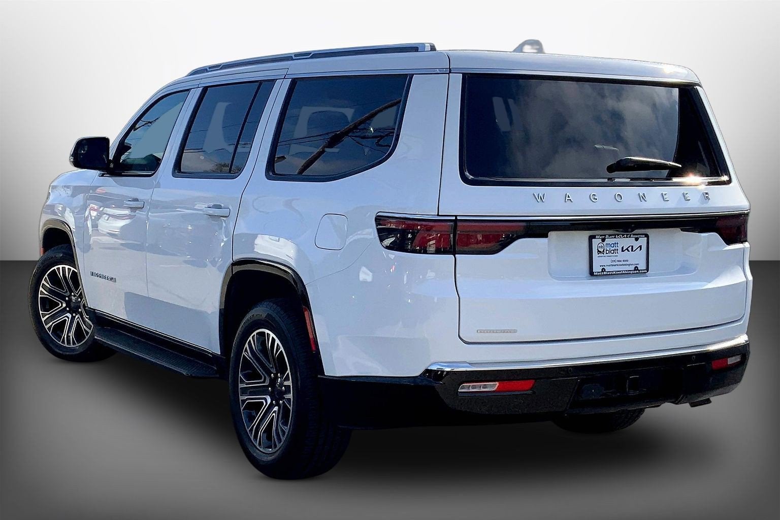 2023 Jeep Wagoneer Base