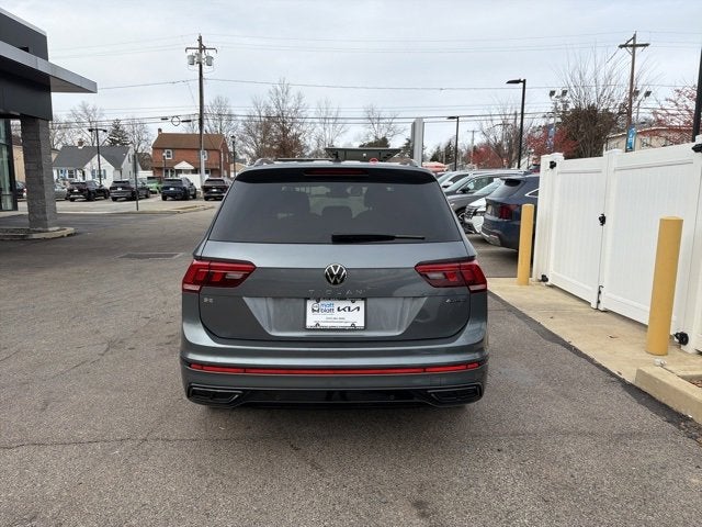 2022 Volkswagen Tiguan SE R-Line Black