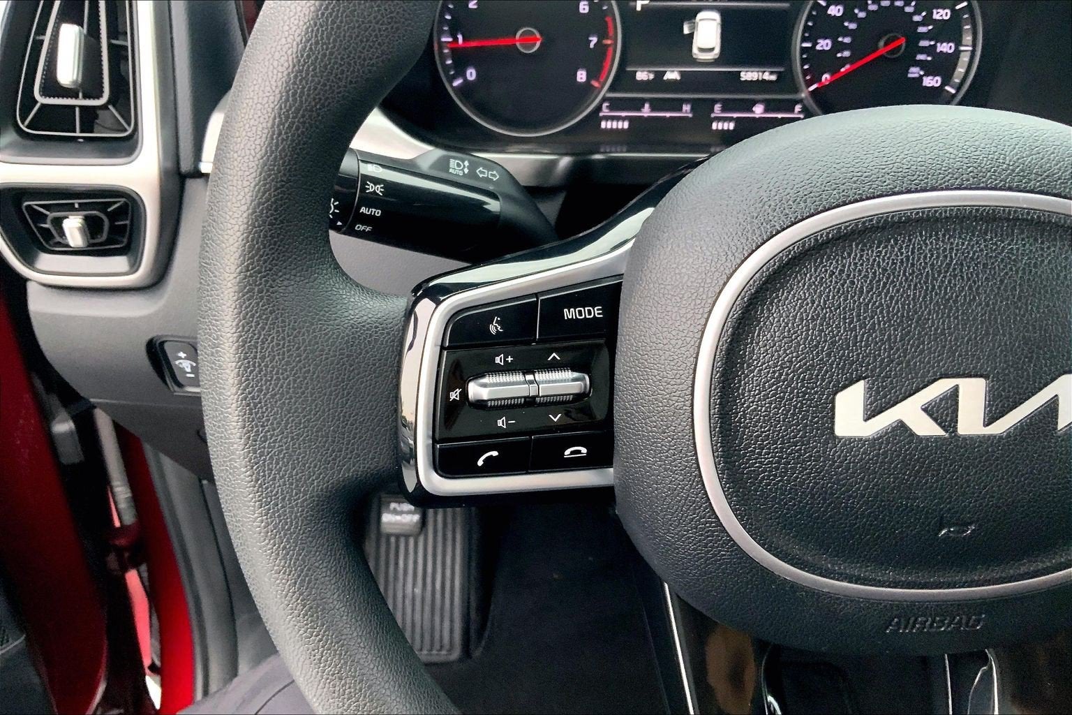 2022 Kia Sorento LX