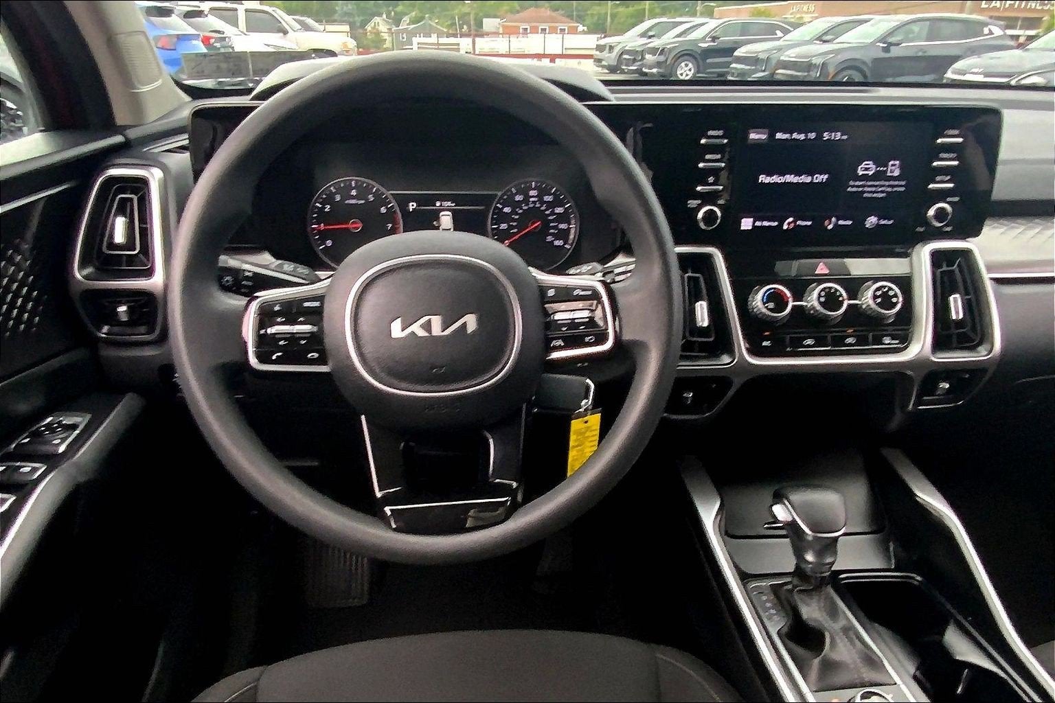 2022 Kia Sorento LX