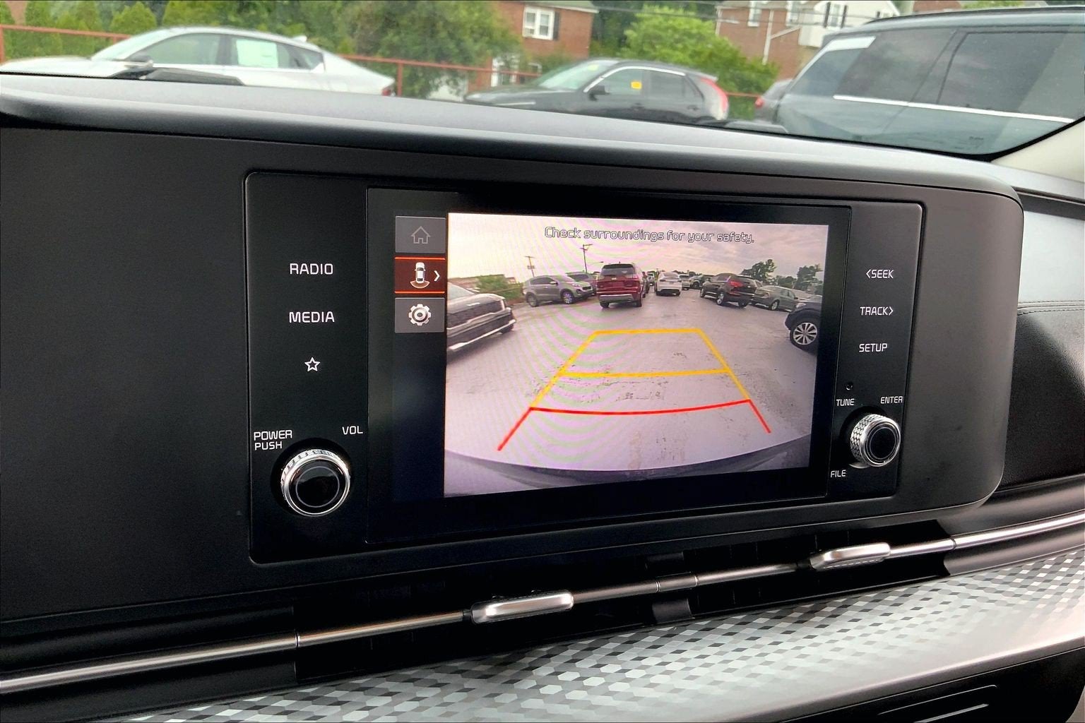 2023 Kia Carnival LX