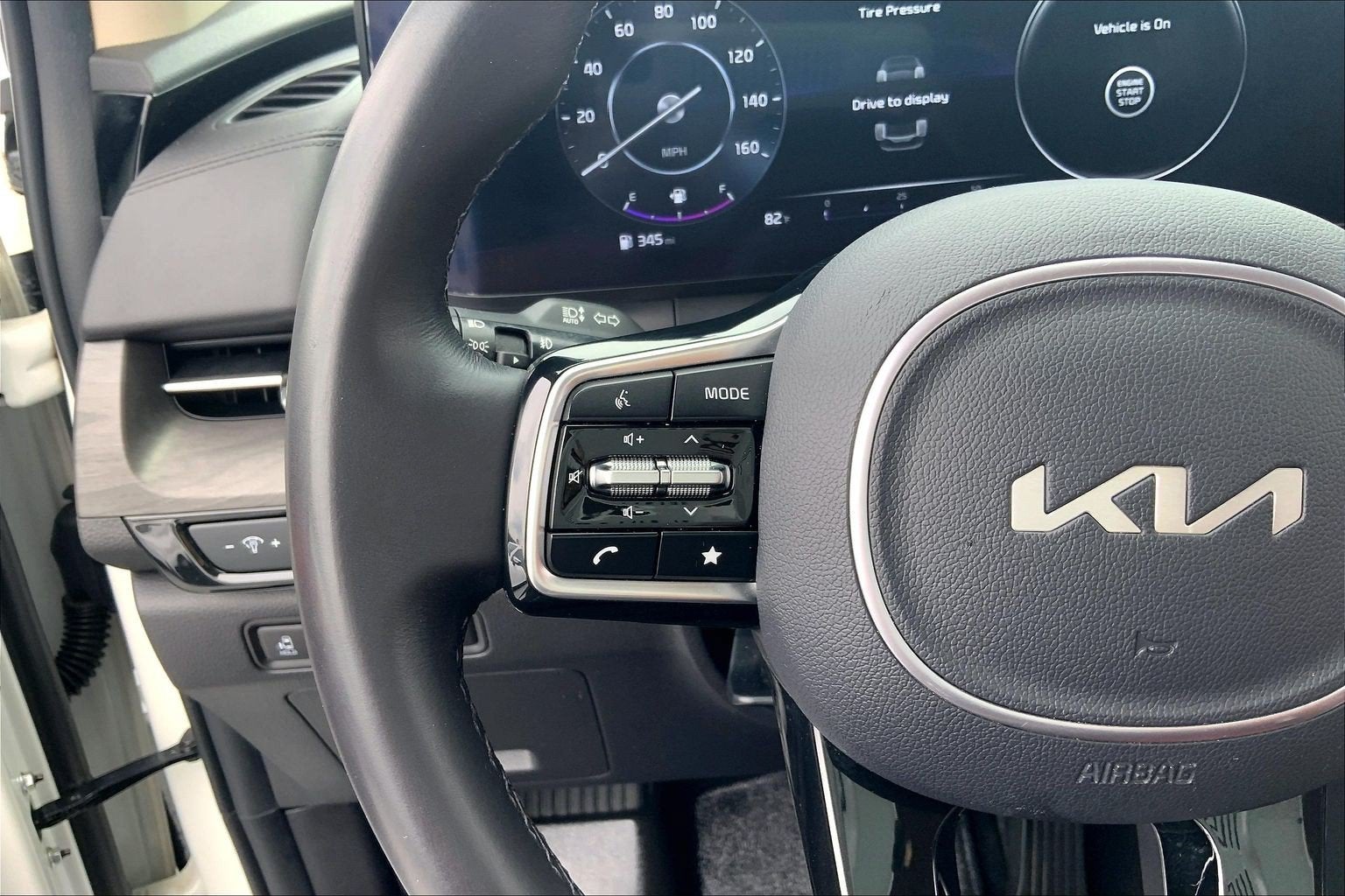 2023 Kia Carnival SX
