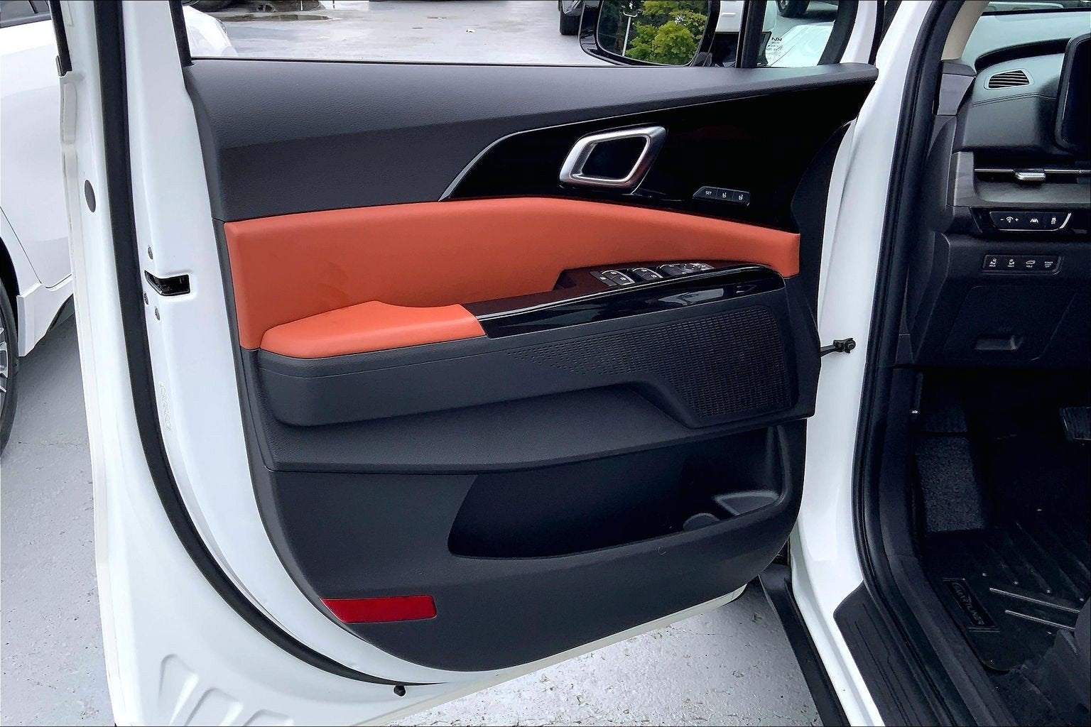 2023 Kia Carnival SX