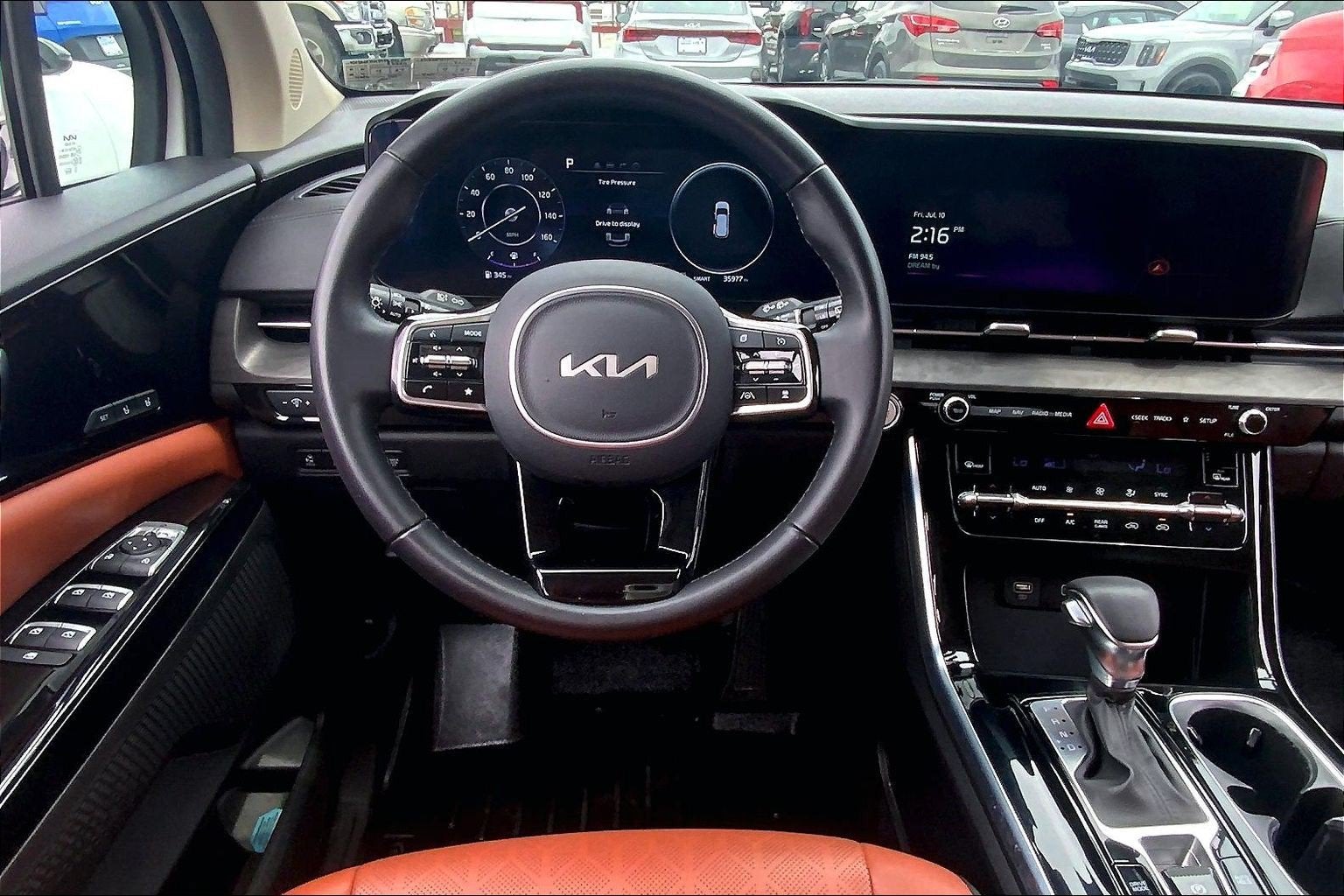 2023 Kia Carnival SX