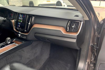 2022 Volvo XC60 Momentum