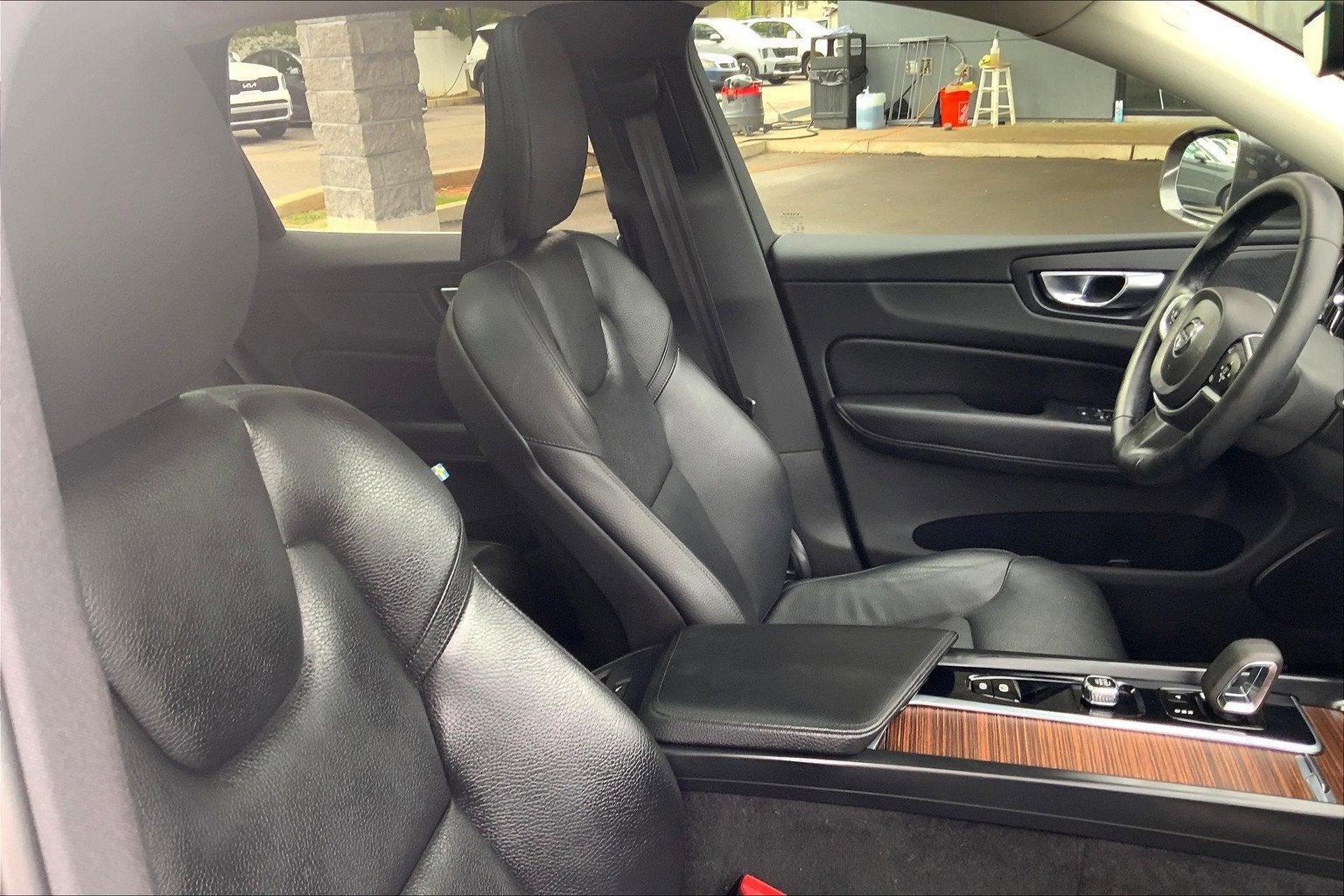 2022 Volvo XC60 Momentum