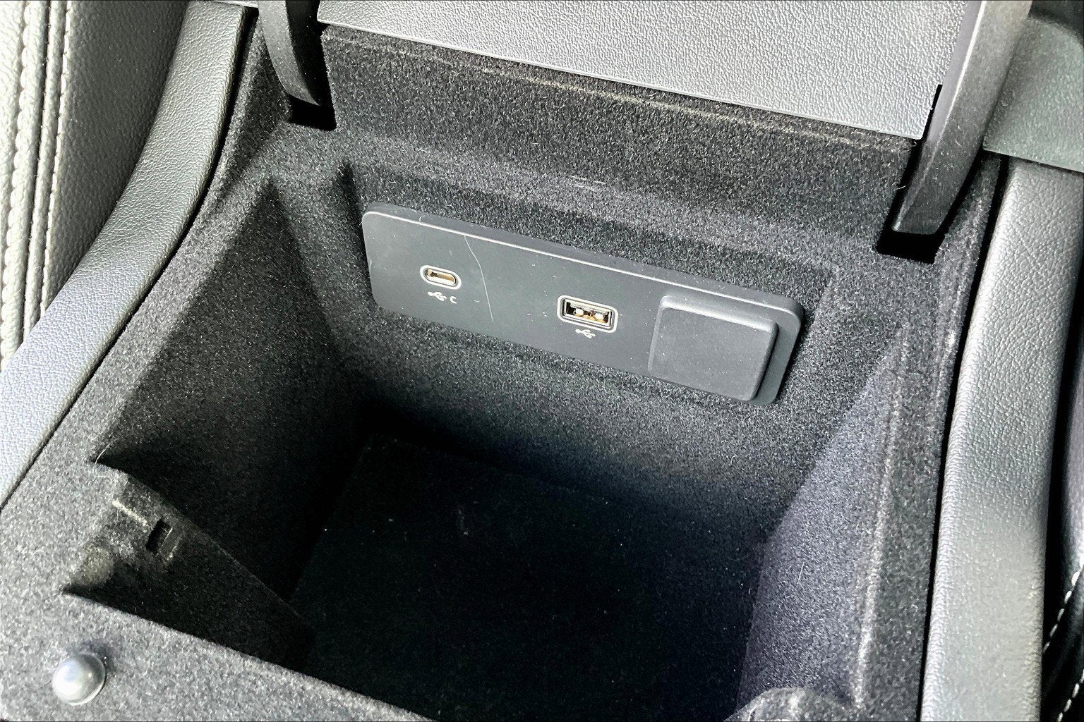 2022 Jaguar XF R-Dynamic SE