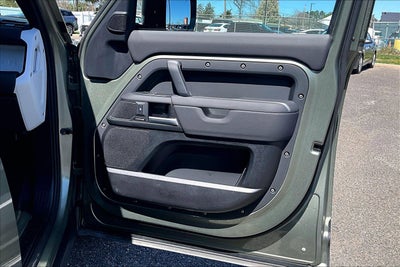 2025 Land Rover Defender S