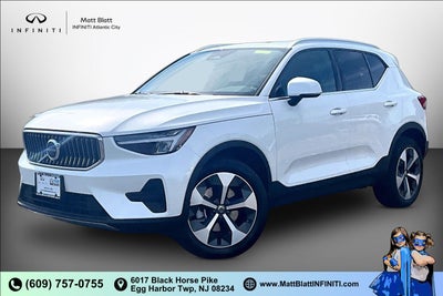 2025 Volvo XC40 Core Bright Theme