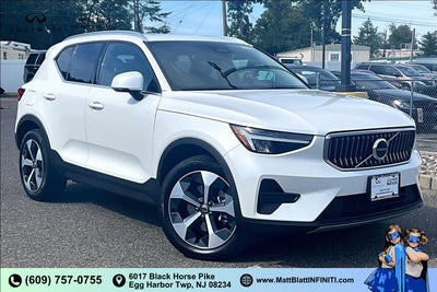 2025 Volvo XC40 Core Bright Theme