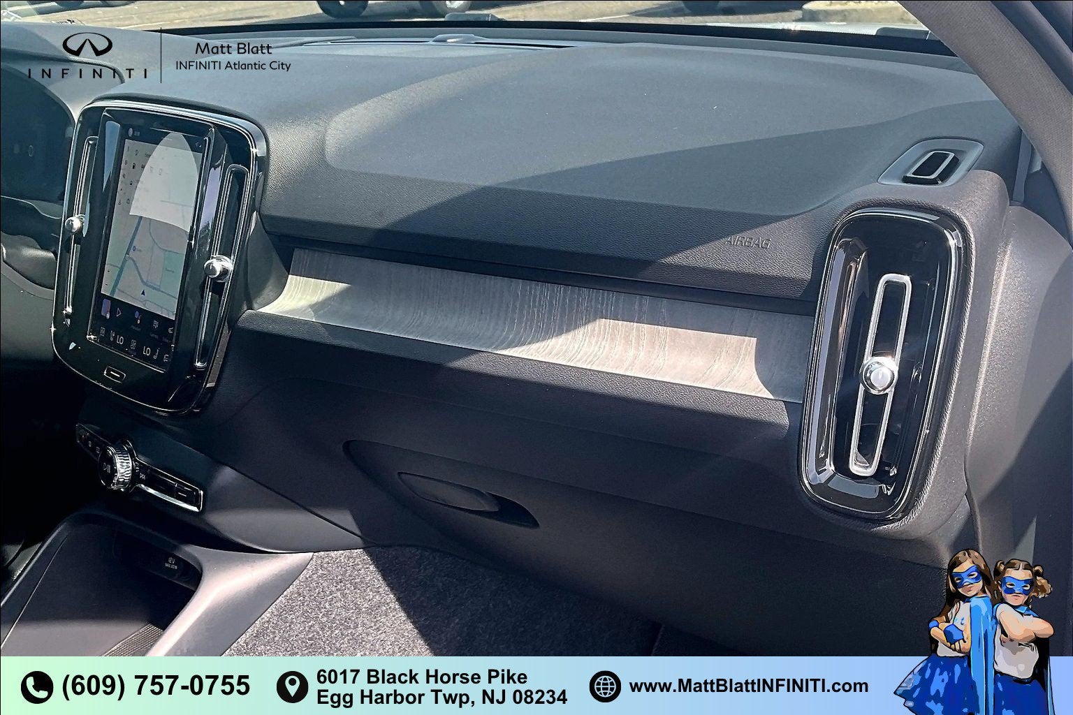 2025 Volvo XC40 Core Bright Theme