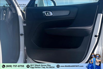 2025 Volvo XC40 Core Bright Theme