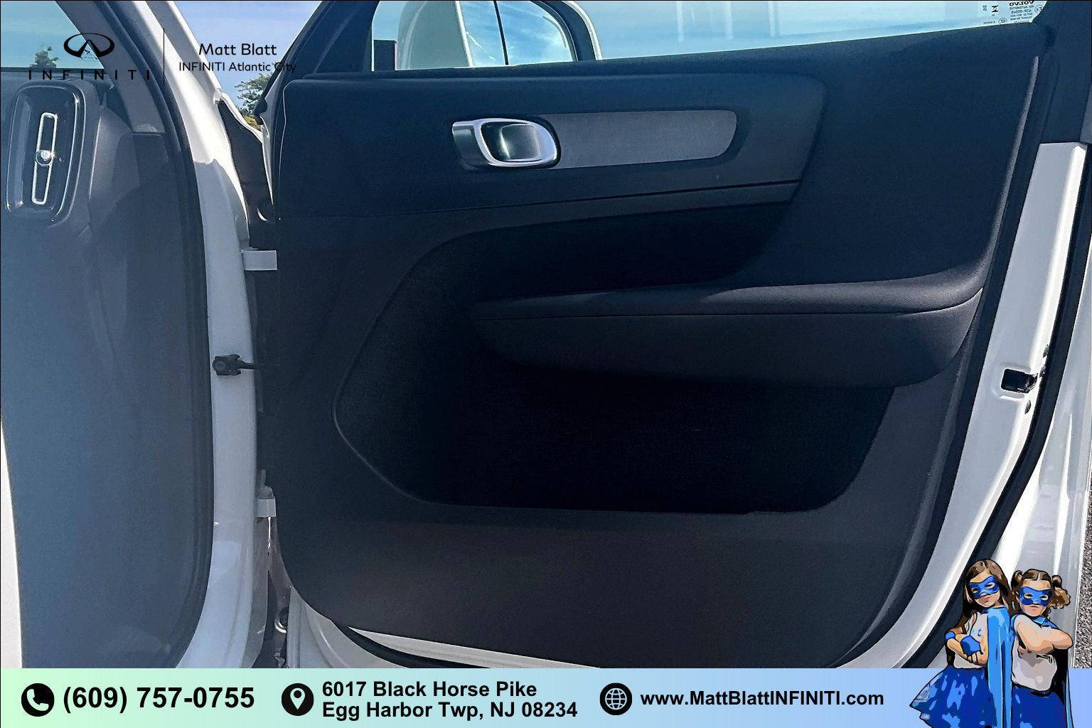 2025 Volvo XC40 Core Bright Theme