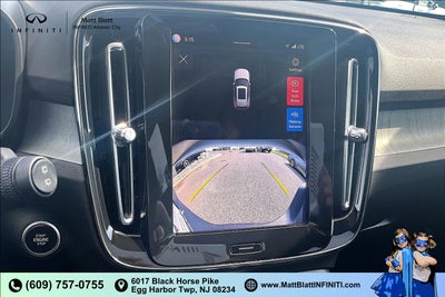 2025 Volvo XC40 Core Bright Theme