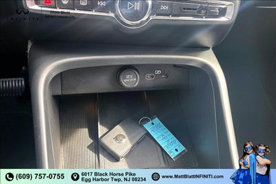 2025 Volvo XC40 Core Bright Theme