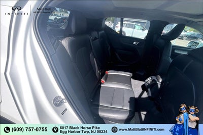 2025 Volvo XC40 Core Bright Theme