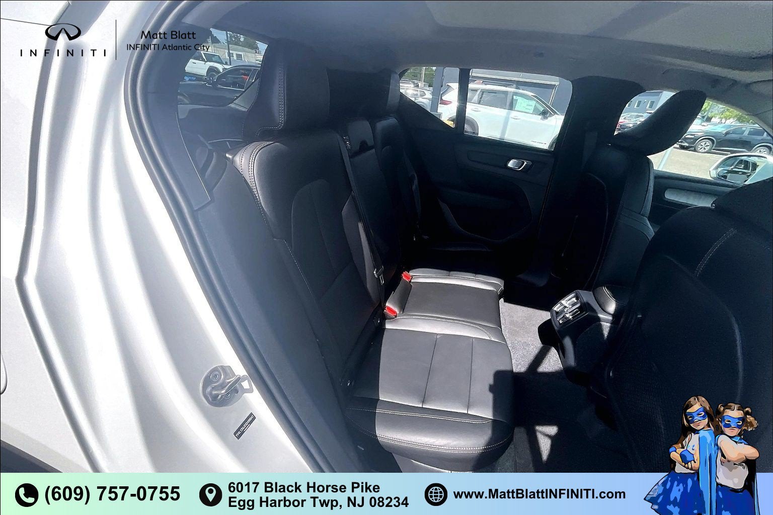 2025 Volvo XC40 Core Bright Theme