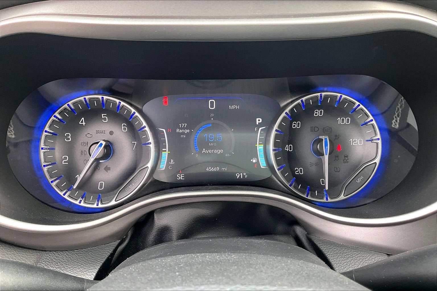 2025 Chrysler Pacifica Select
