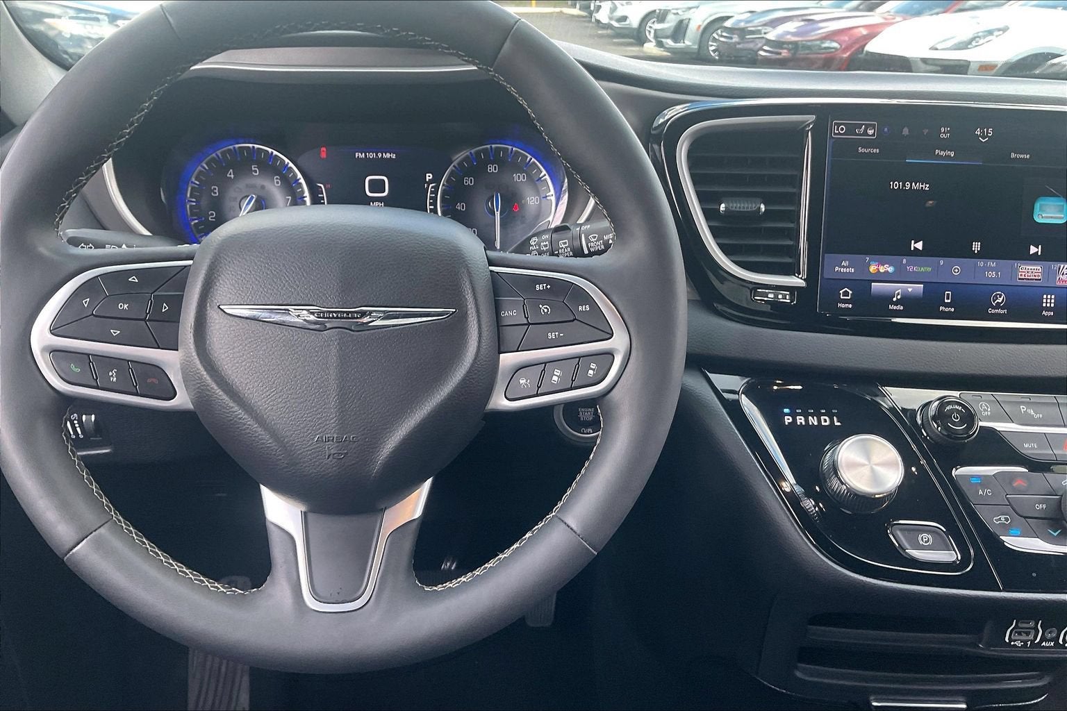 2025 Chrysler Pacifica Select