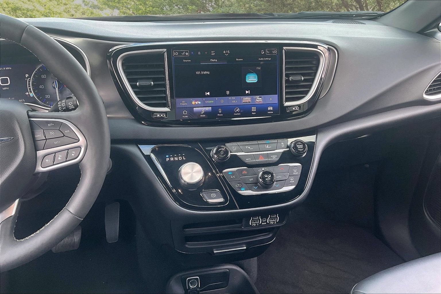2025 Chrysler Pacifica Select