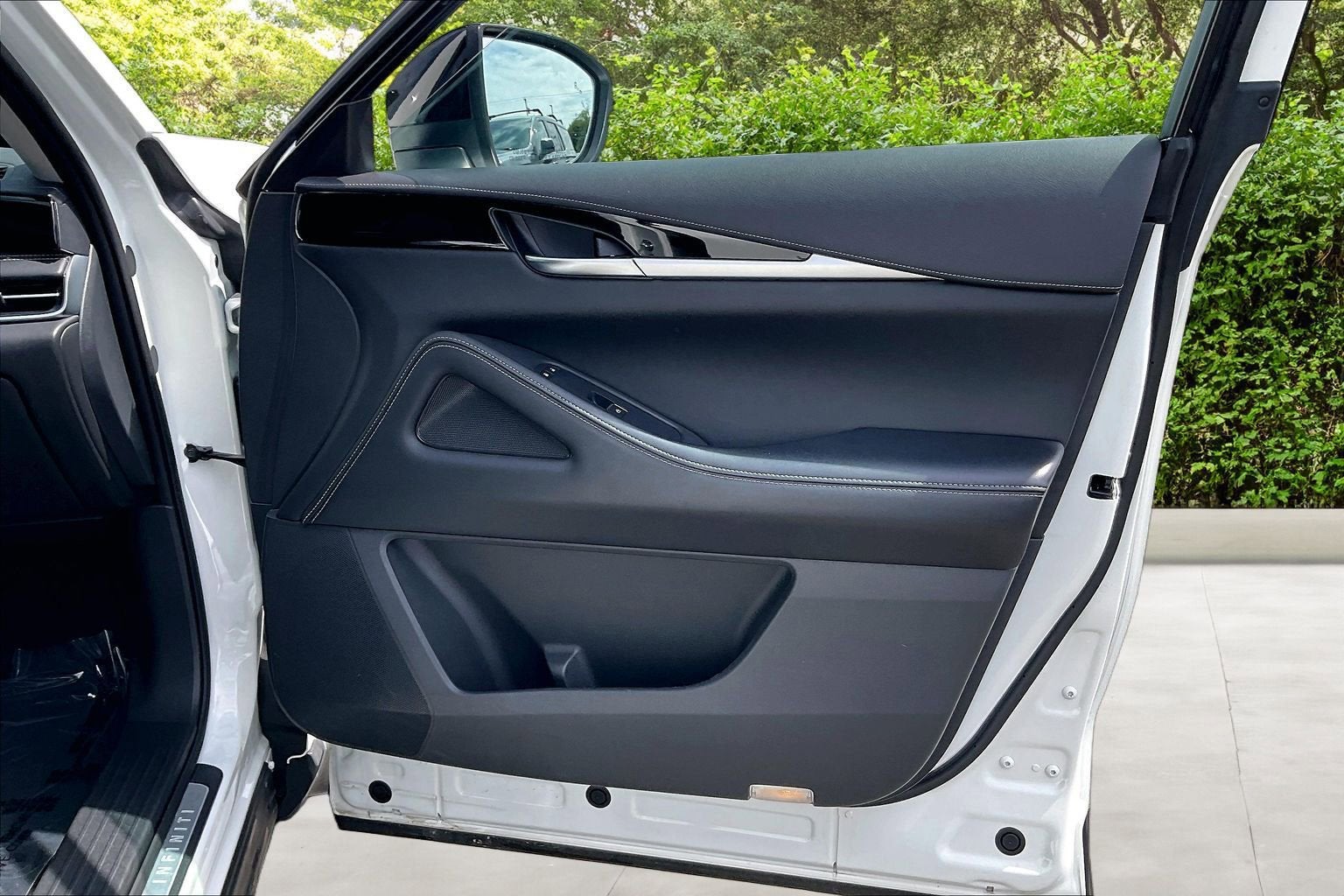2023 INFINITI QX60 PURE