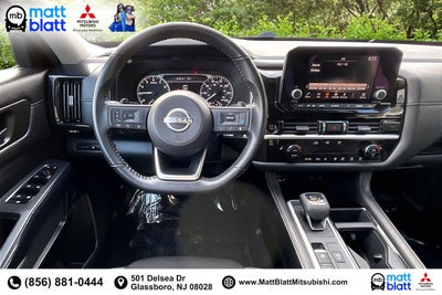 2025 Nissan Pathfinder SV