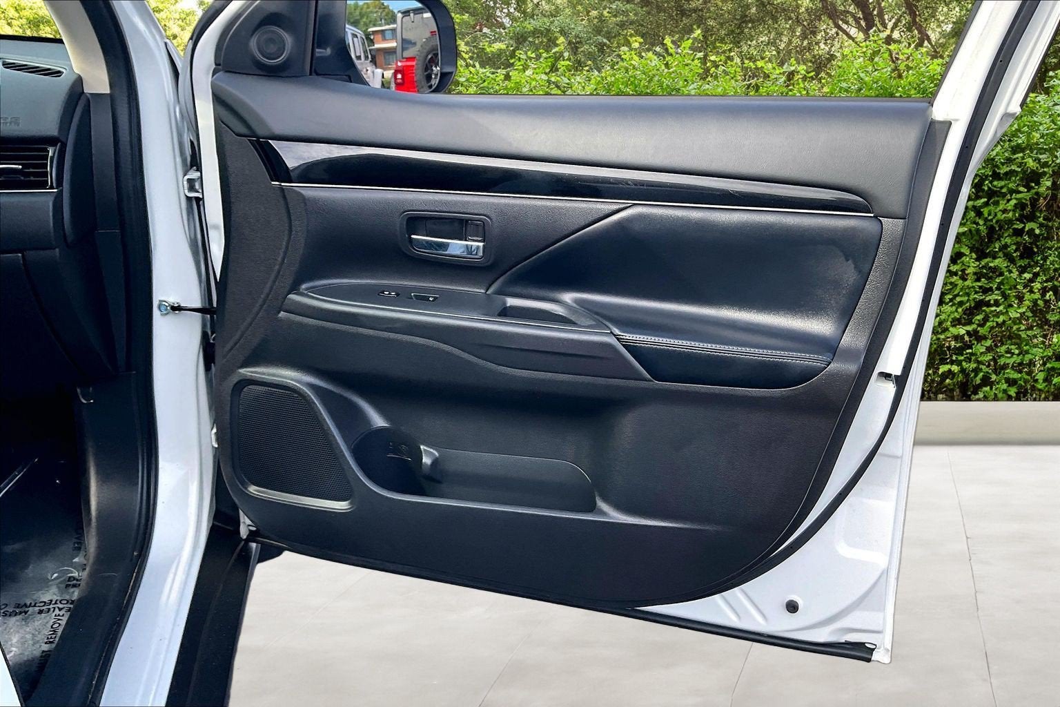 2020 Mitsubishi Outlander SE