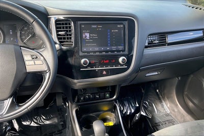 2020 Mitsubishi Outlander SE