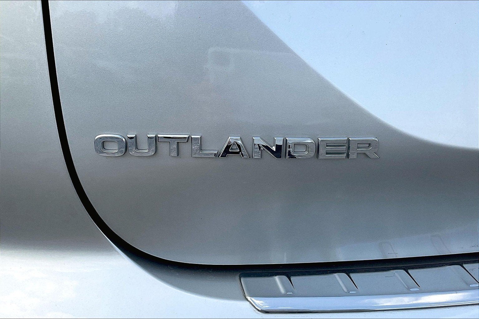 2022 Mitsubishi Outlander SE