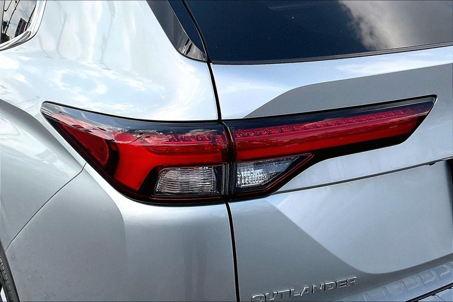 2022 Mitsubishi Outlander SE
