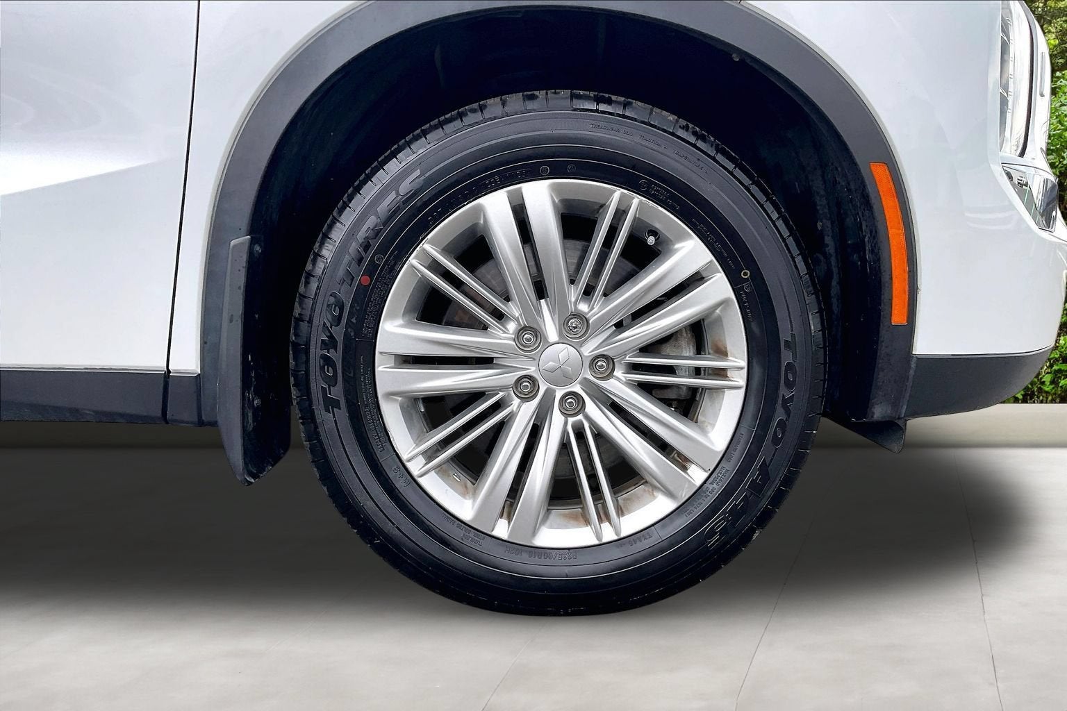 2023 Mitsubishi Outlander ES