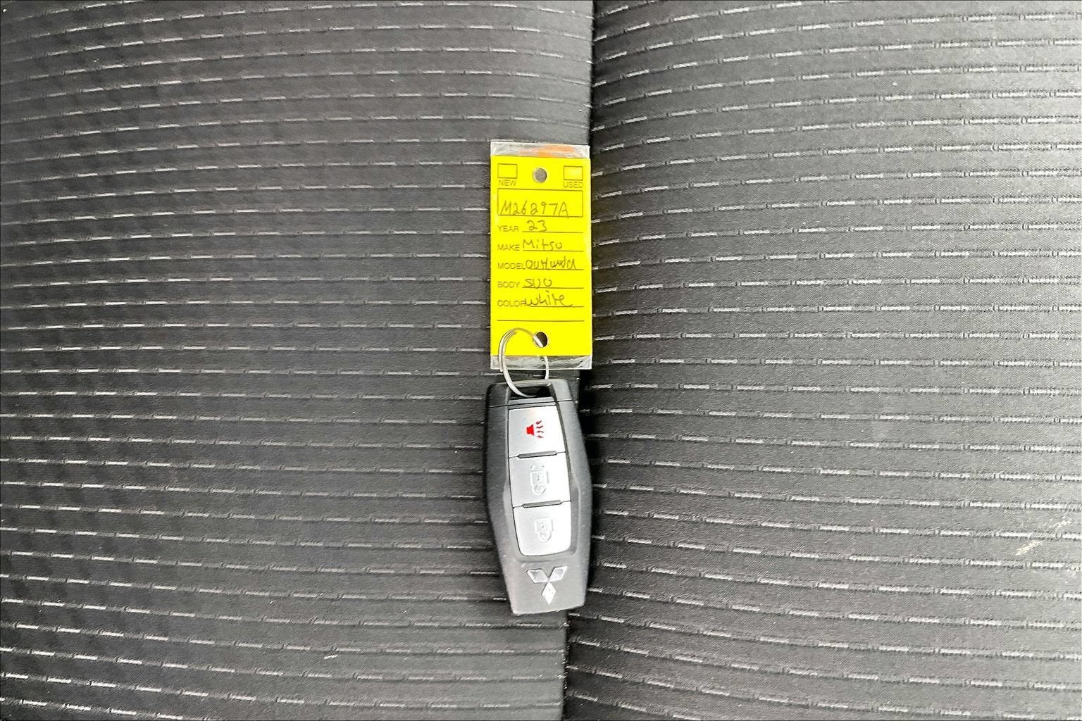 2023 Mitsubishi Outlander ES