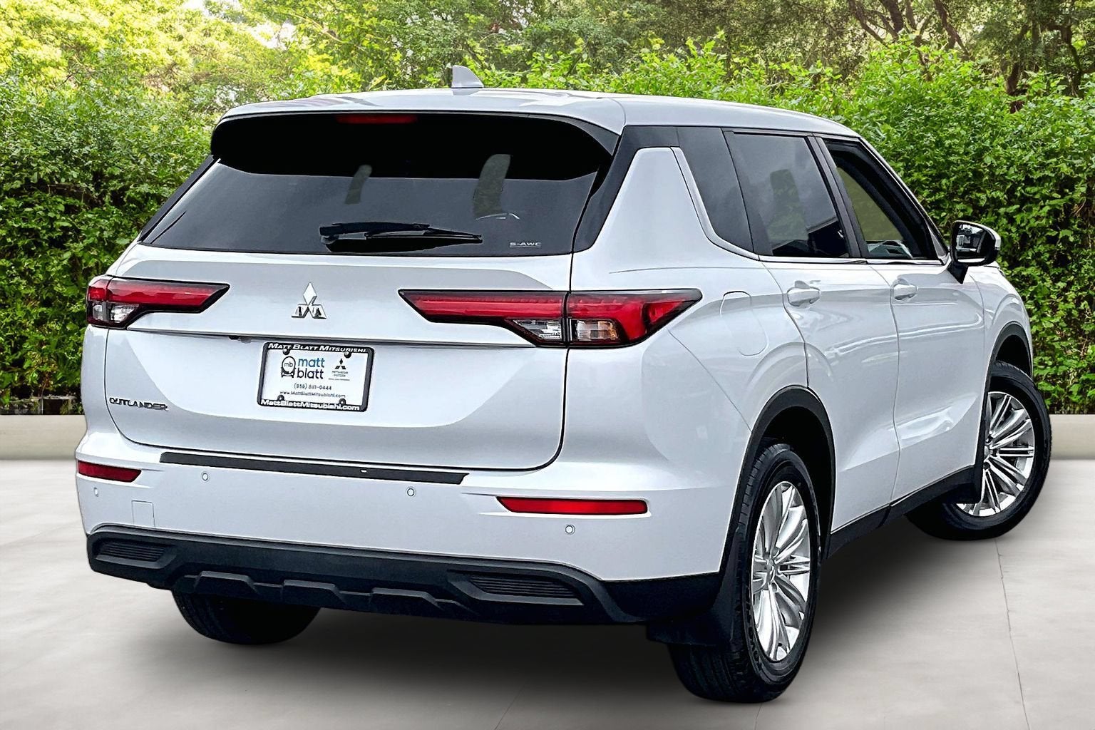 2023 Mitsubishi Outlander ES