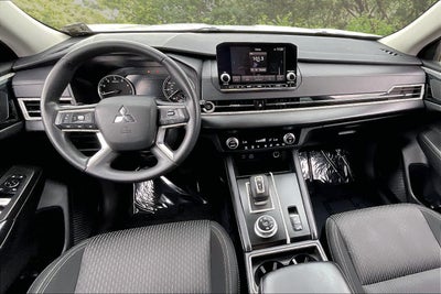 2023 Mitsubishi Outlander ES