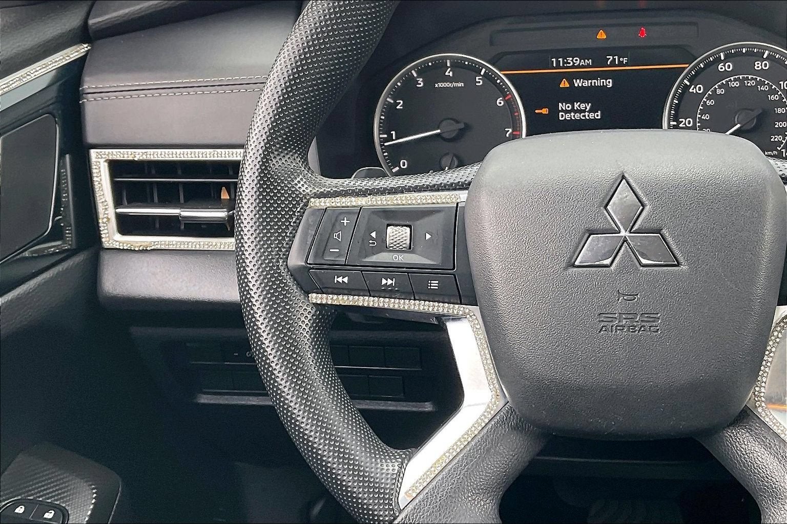 2023 Mitsubishi Outlander ES