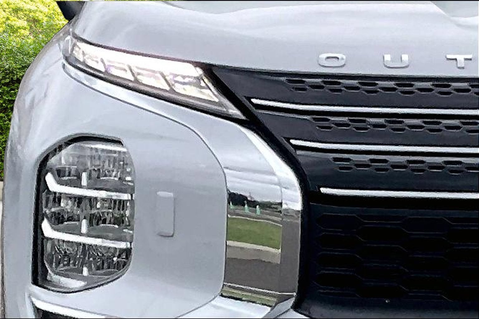 2023 Mitsubishi Outlander ES