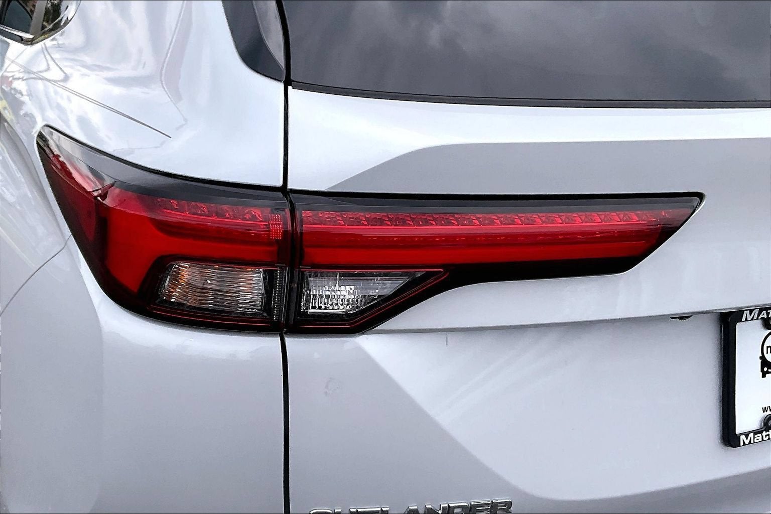 2023 Mitsubishi Outlander ES